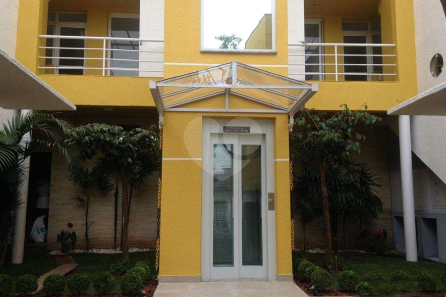 Casa à venda com 3 quartos, sendo 2 suítes, no condomínio Residencial Vegas, São Paulo - SP