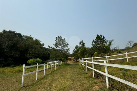 Sítio à venda com 3 quartos, sendo 1 suíte,  em Week-end, Jarinu, SP