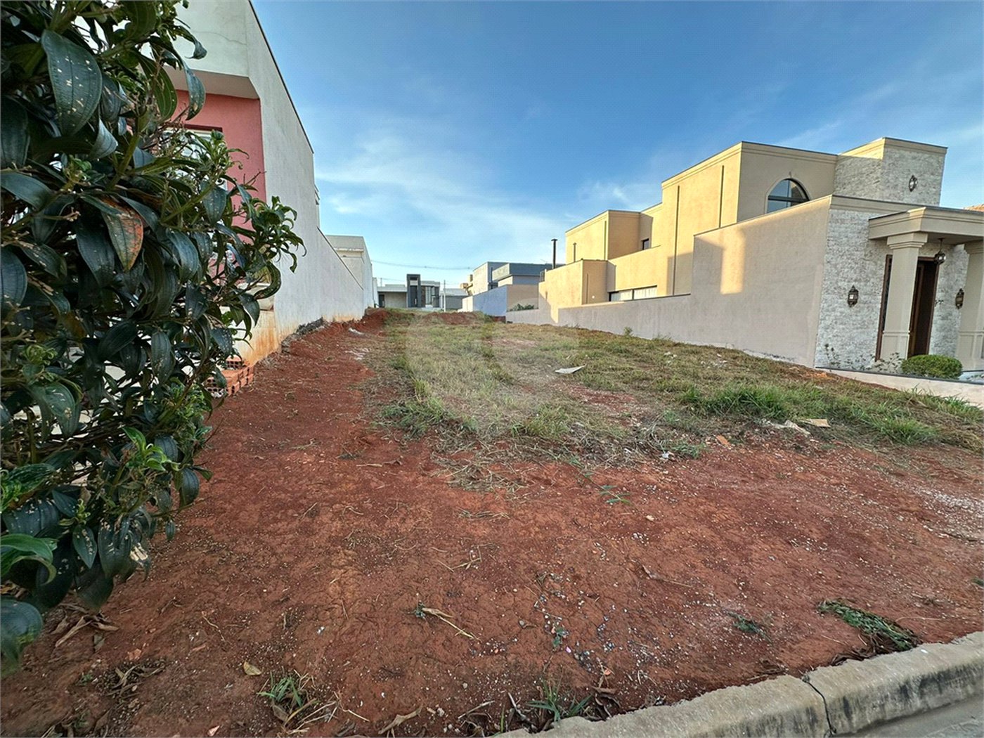 Casa à venda no condomínio Golden Ville, Itapetininga - SP