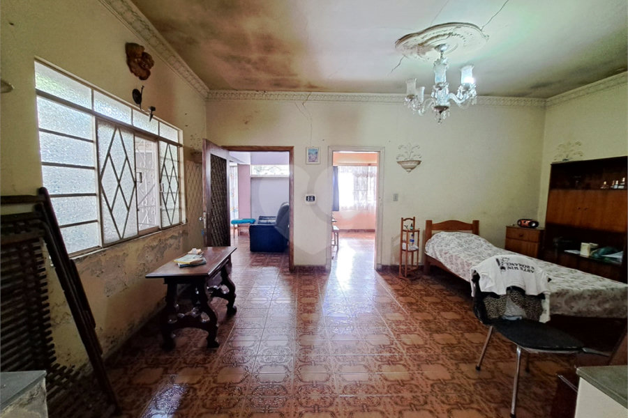 Casa à venda com 3 quartos, sendo 1 suíte,  em Vila Constança, São Paulo, SP