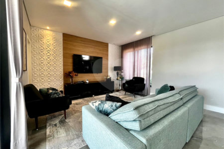 Casa à venda com 3 suítes em Vila Popular, Itapetininga, SP
