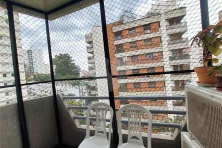 Apartamento à venda com 3 quartos, sendo 1 suíte, em Real Parque, São Paulo, SP