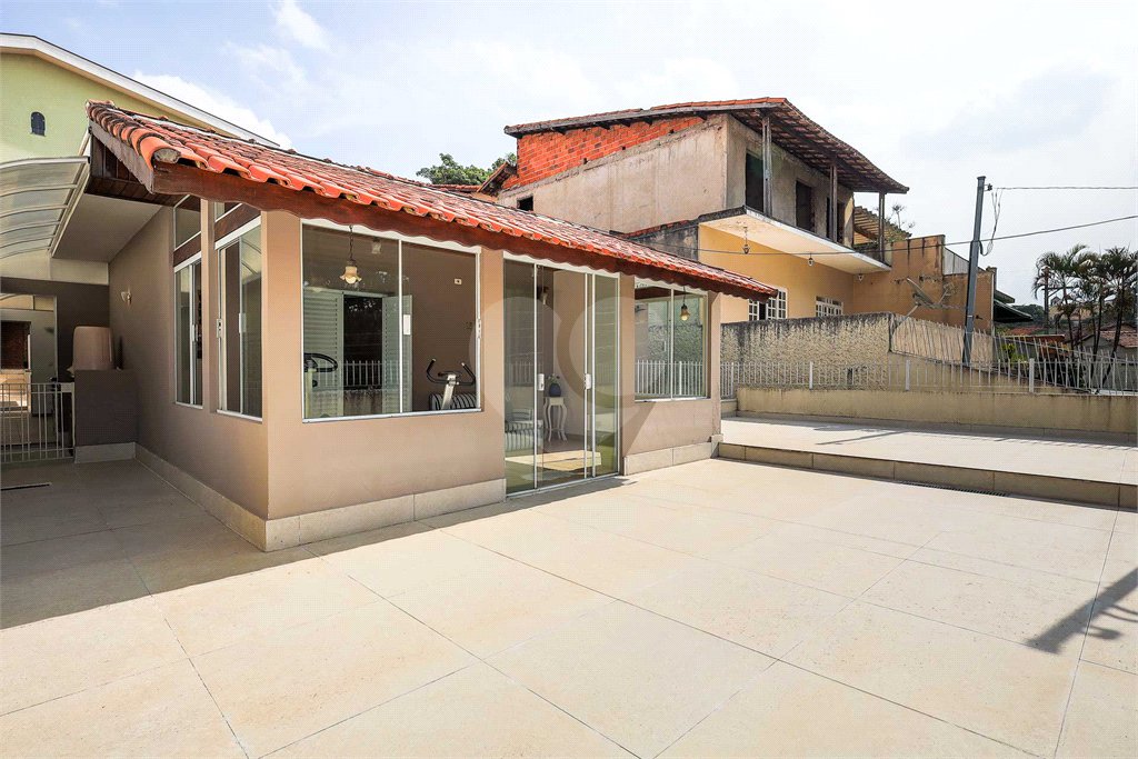 Casa Térrea à venda com 3 quartos, sendo 1 suíte, em Cidade Vargas, São Paulo, SP