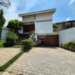 Casa de Vila à venda ou para alugar com 4 quartos, sendo 2 suítes,  em Jardim Leonor, São Paulo, SP
