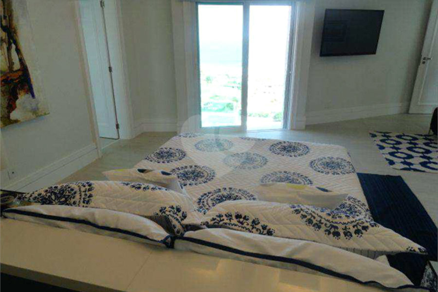 Apartamento à venda com 3 suítes em Jardim Virgínia, Guarujá, SP