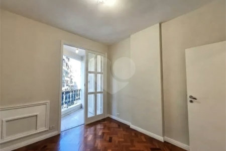 Apartamento à venda com 4 quartos, sendo 1 suíte, em Lagoa, Rio de Janeiro, RJ