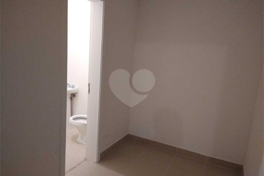 Condomínio de casas de alto padrão em estilo Neoclássico Francês