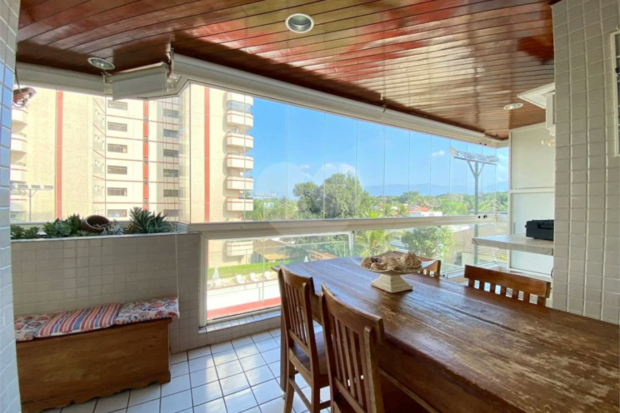 Apartamento à venda com 3 quartos, sendo 1 suíte, em Riviera de São Lourenço, Bertioga, SP