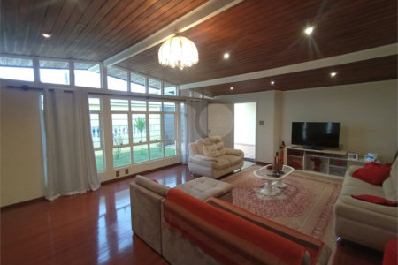 Casa à venda com 4 quartos, sendo 3 suítes,  no Centro, Itapetininga, SP