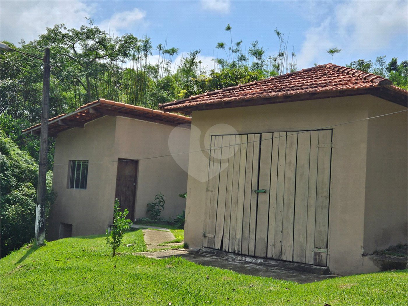 Sítio à venda com 6 quartos, sendo 1 suíte,  em Bairro do Cambará, São Roque, SP