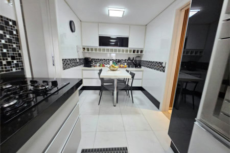 Apartamento à venda com 3 quartos, sendo 1 suíte, em Vila Regente Feijó, São Paulo, SP