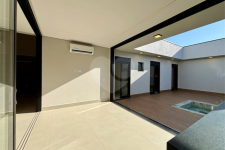 Casa à venda com 3 suítes no condomínio Residencial Dona Maria Candida, Indaiatuba - SP