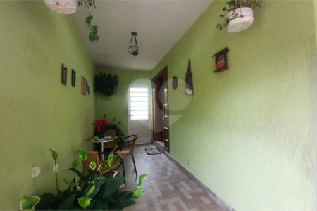 Casa à venda com 4 quartos, sendo 1 suíte,  em Vila Rosália, Guarulhos, SP