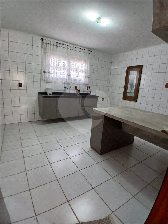 Casa à venda com 5 quartos, sendo 3 suítes, em Vila Santista, Atibaia, SP