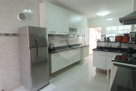 Casa à venda com 4 quartos, sendo 3 suítes, no condomínio Vila Inglesa, Sorocaba - SP