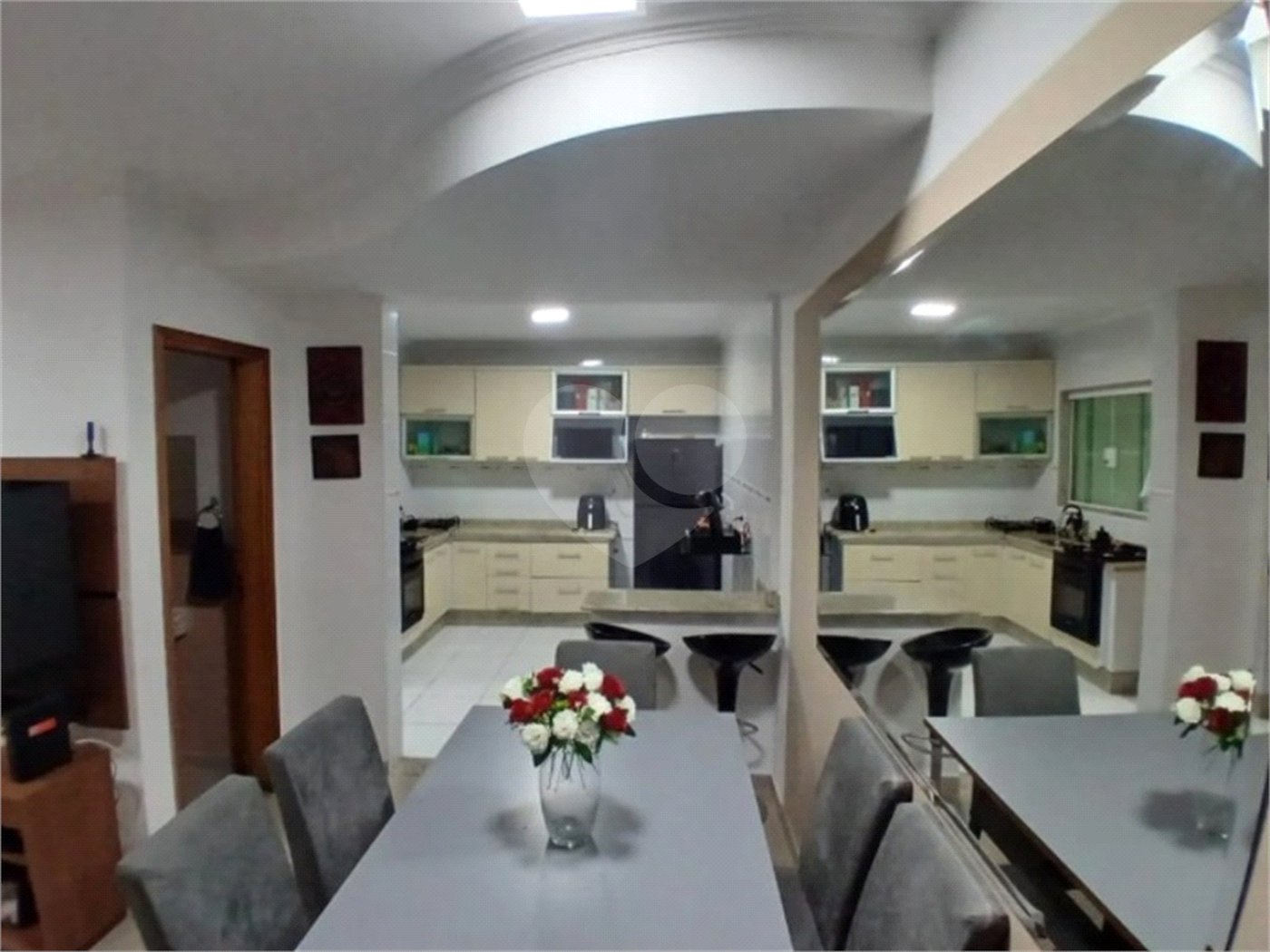 Casa à venda com 3 quartos, sendo 1 suíte, no condomínio Residencial Doutor Emanuel Dias, São Paulo - SP