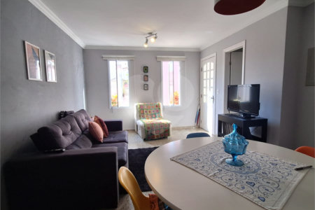 Casa à venda com 3 quartos, sendo 1 suíte, no condomínio Smallville, São Paulo - SP