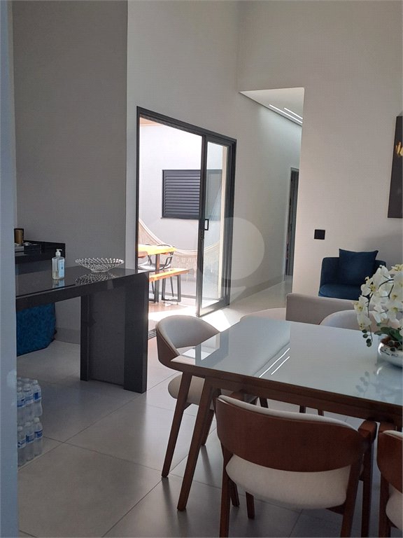 Casa à venda com 3 quartos, sendo 1 suíte, em Village Moutonnée, Salto, SP