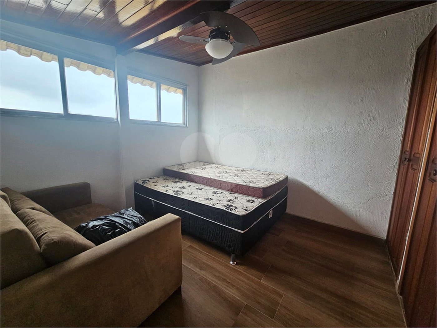 Cobertura à venda com 3 quartos, sendo 1 suíte,  no Centro, Cabo Frio, RJ