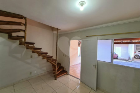 Sobrado à venda com 2 quartos no Centro, Pinhalzinho, SP