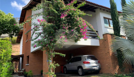 Casa à venda com 4 quartos, sendo 2 suítes,  no condomínio Residencial Ypê Branco II, São Paulo - SP