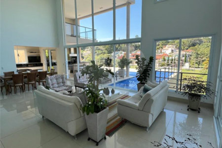 Casa à venda com 6 quartos, sendo 4 suítes,  no condomínio Estância Marambaia, Vinhedo - SP