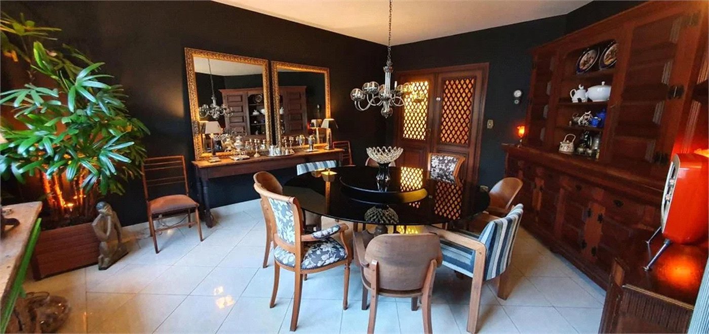 Casa à venda com 5 suítes em Jardim Leonor, São Paulo, SP