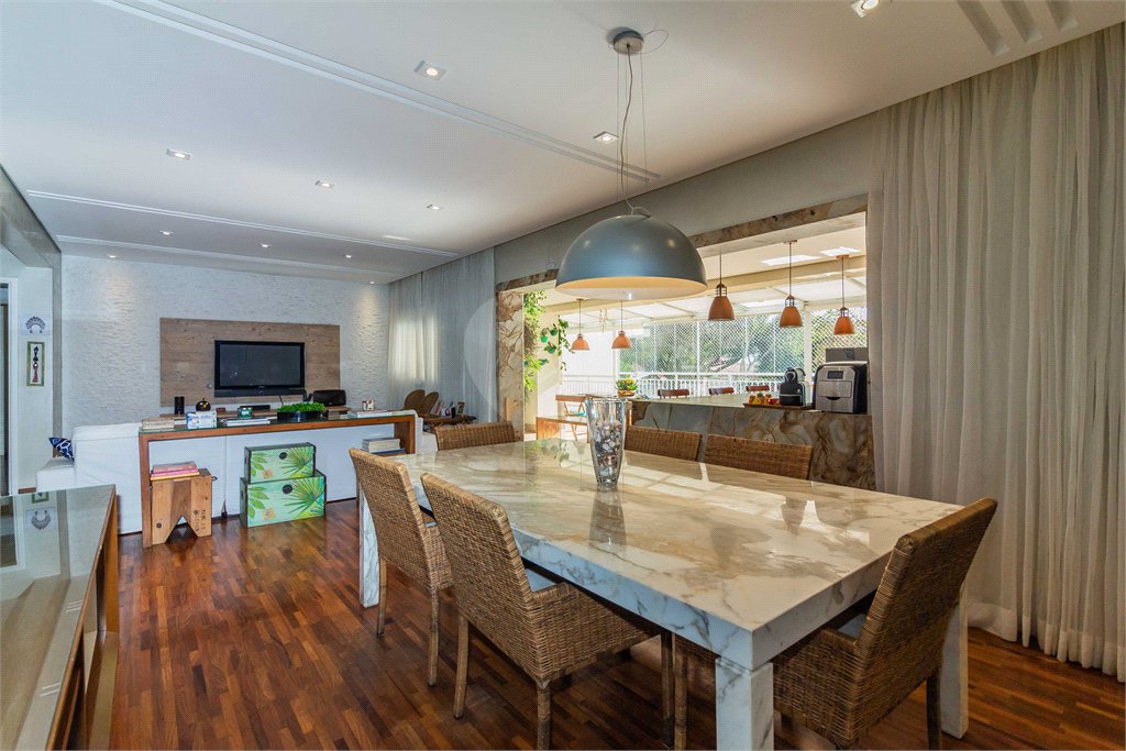Apartamento à venda com 3 suítes em Vila Cordeiro, São Paulo, SP
