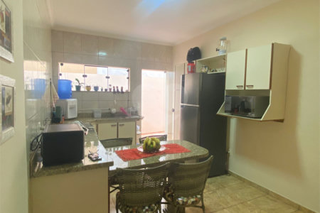 Casa à venda com 2 quartos, sendo 1 suíte, em Vila Deyse, Itapetininga, SP