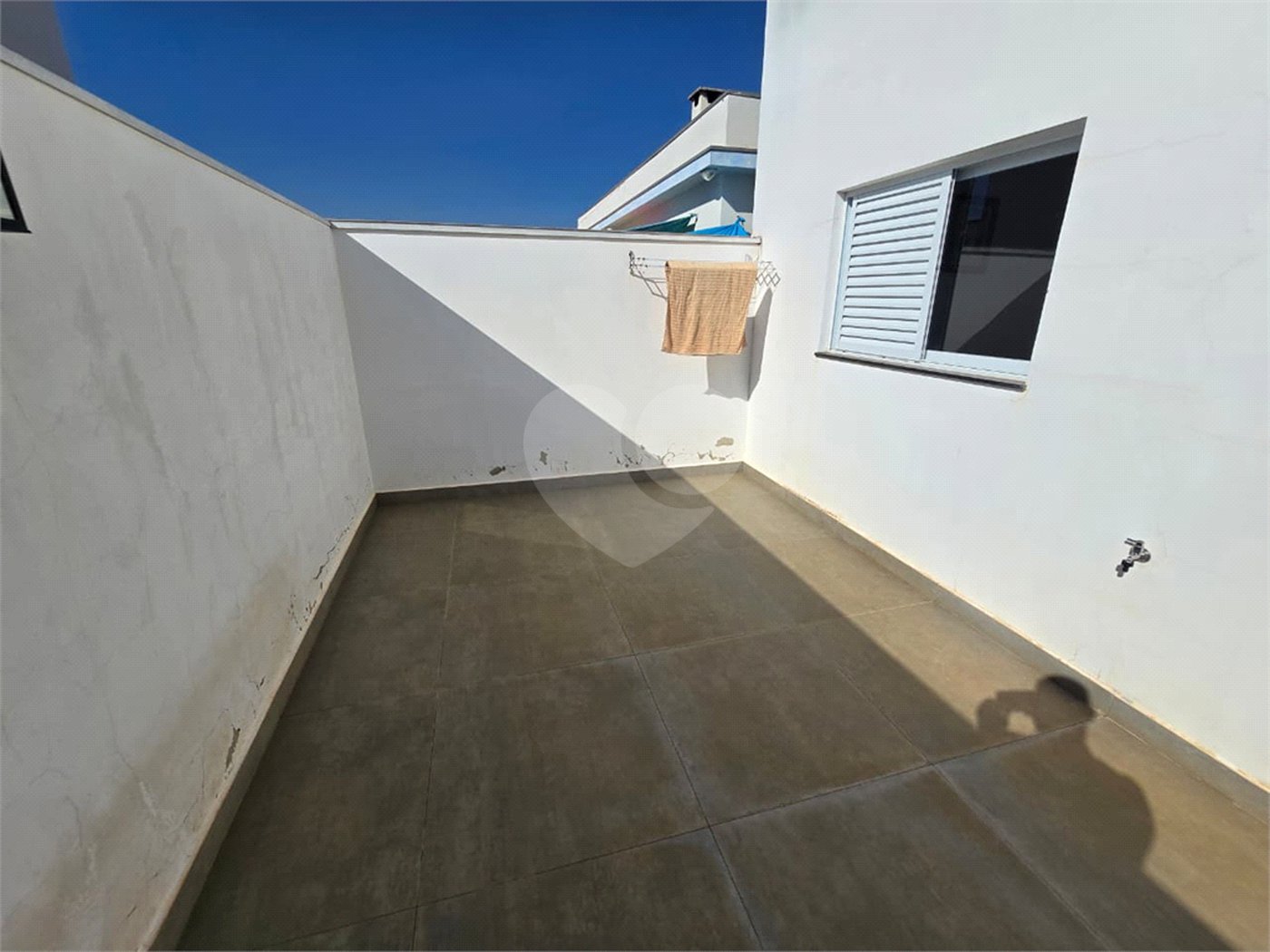 Casa à venda com 3 quartos, sendo 2 suítes, no condomínio Golden, Itapetininga - SP