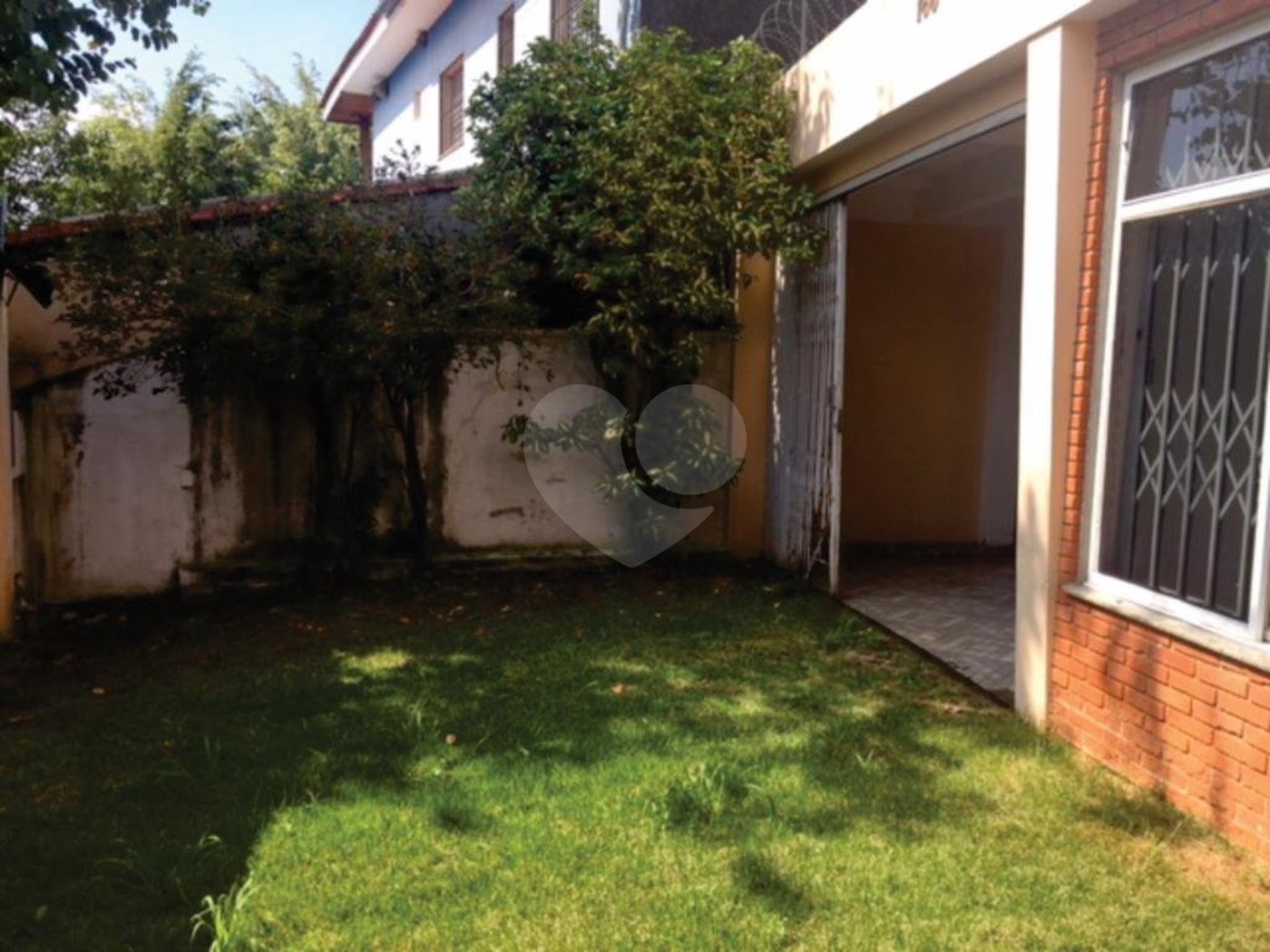 Sobrado à venda com 4 quartos, sendo 1 suíte, em Parque Edu Chaves, São Paulo, SP