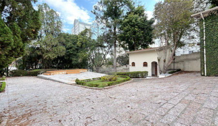 Sobrado à venda ou para alugar com 15 quartos em Tremembé, São Paulo, SP