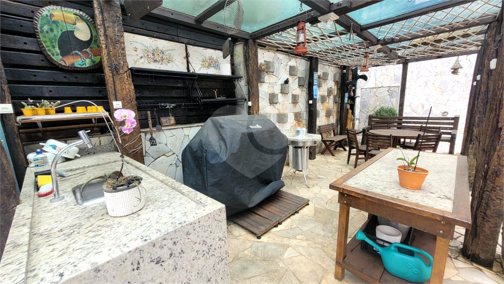 Casa à venda com 4 suítes no condomínio Jardim da Montanha I, Mairiporã - SP