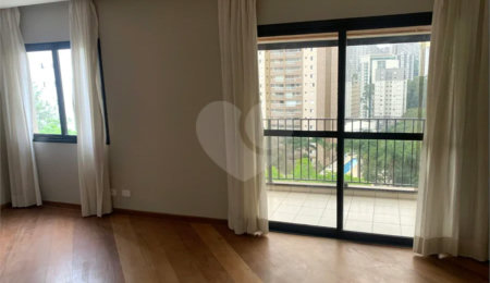Apartamento para alugar com 4 quartos, sendo 2 suítes,  em Vila Andrade, São Paulo, SP