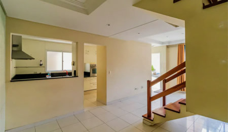 Casa à venda com 3 quartos, sendo 1 suíte,  no condomínio Villa Bella, São Paulo - SP
