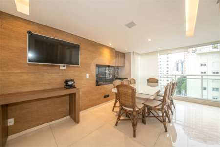 Apartamento à venda com 3 quartos, sendo 2 suítes, em Vila Mariana, São Paulo, SP