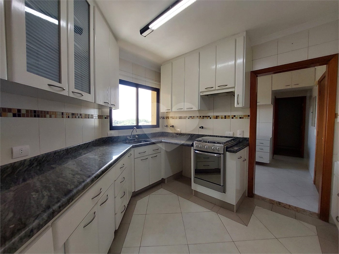 Apartamento à venda com 3 quartos, sendo 1 suíte, em Parque São Domingos, São Paulo, SP