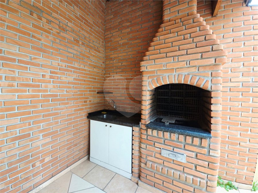 Casa à venda com 3 quartos, sendo 1 suíte, no condomínio Parque das Árvores, Sorocaba - SP