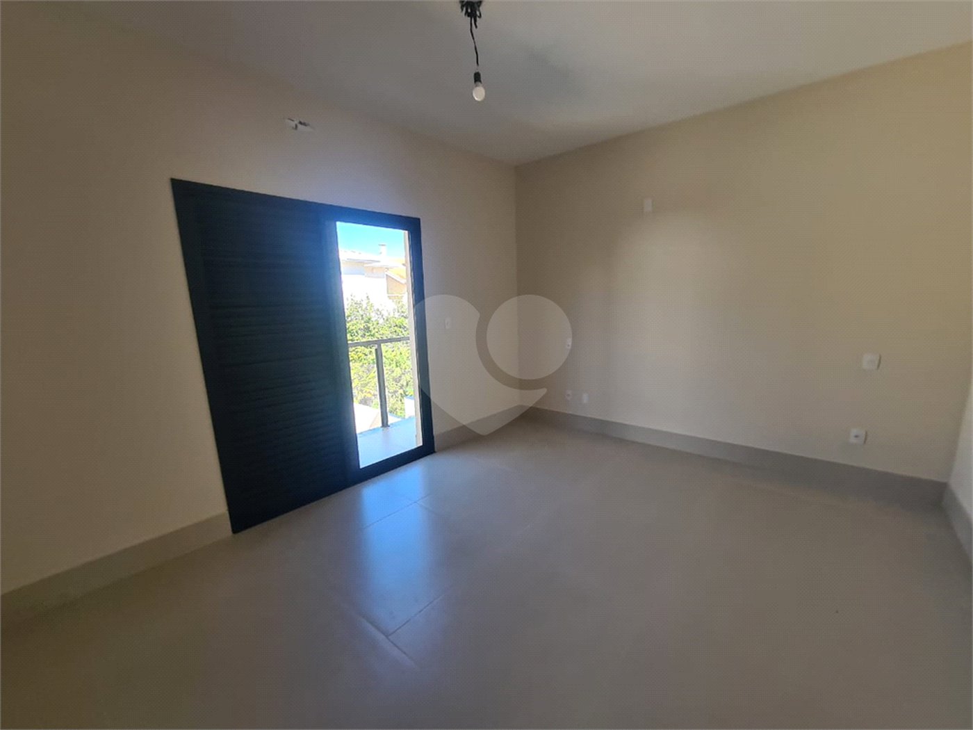 Casa à venda com 3 suítes no condomínio Loteamento Recanto dos Paturis, Vinhedo - SP