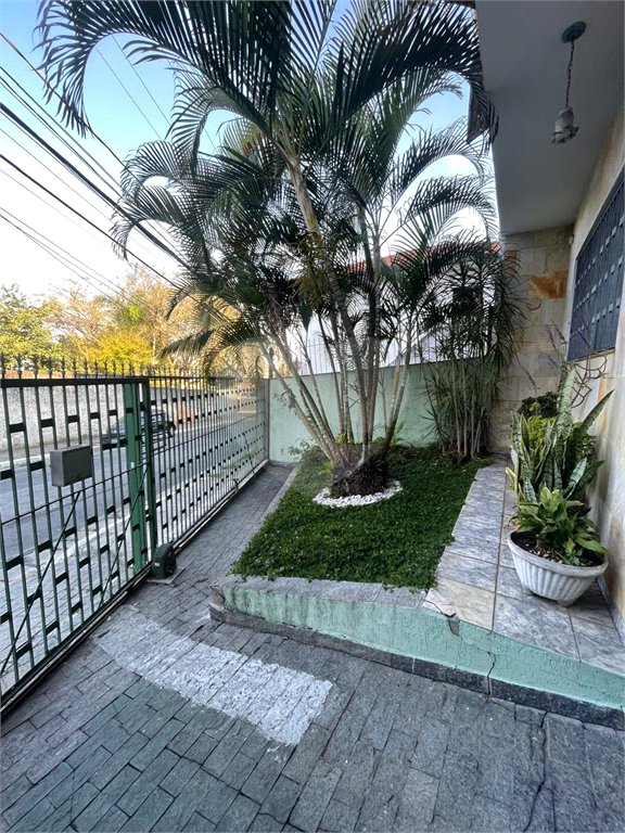 Sobrado à venda com 5 quartos, sendo 1 suíte,  em Vila Gustavo, São Paulo, SP