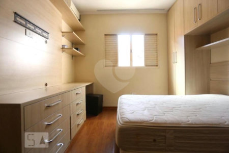Casa à venda com 2 quartos, sendo 1 suíte,  em Jardim Ivana, São Paulo, SP
