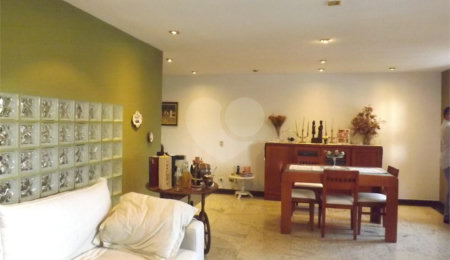 Casa à venda ou para alugar com 4 quartos, sendo 3 suítes, no condomínio Villa das Flores, São Paulo - SP