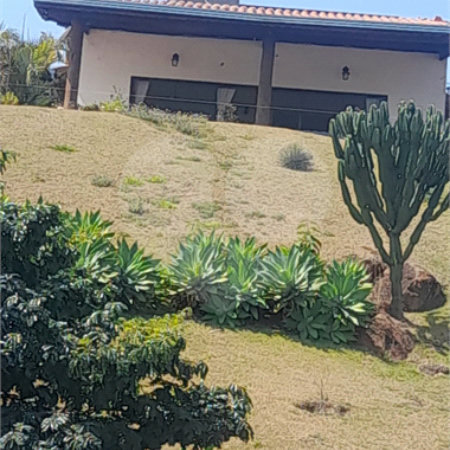 Casa à venda com 3 quartos, sendo 2 suítes, no condomínio Outeiro das Flores, Itupeva - SP