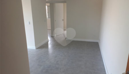 Apartamento à venda com 2 quartos em Parada Inglesa, São Paulo, SP
