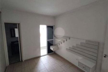 Casa à venda com 3 quartos, sendo 1 suíte, em Itaquera, São Paulo, SP