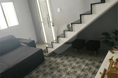 Casa à venda com 3 quartos, sendo 1 suíte,  no condomínio Residencial Rubi, Mogi das Cruzes - SP