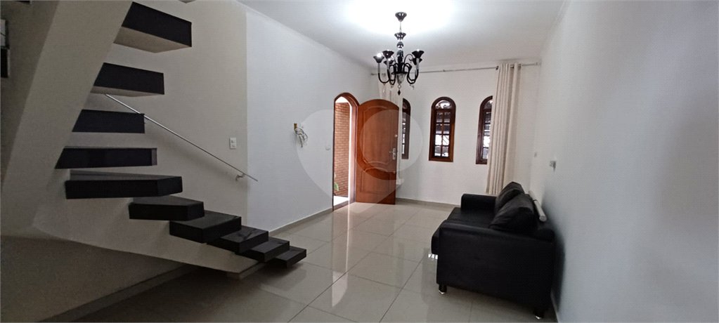 Sobrado à venda com 3 quartos, sendo 1 suíte, em Tremembé, São Paulo, SP
