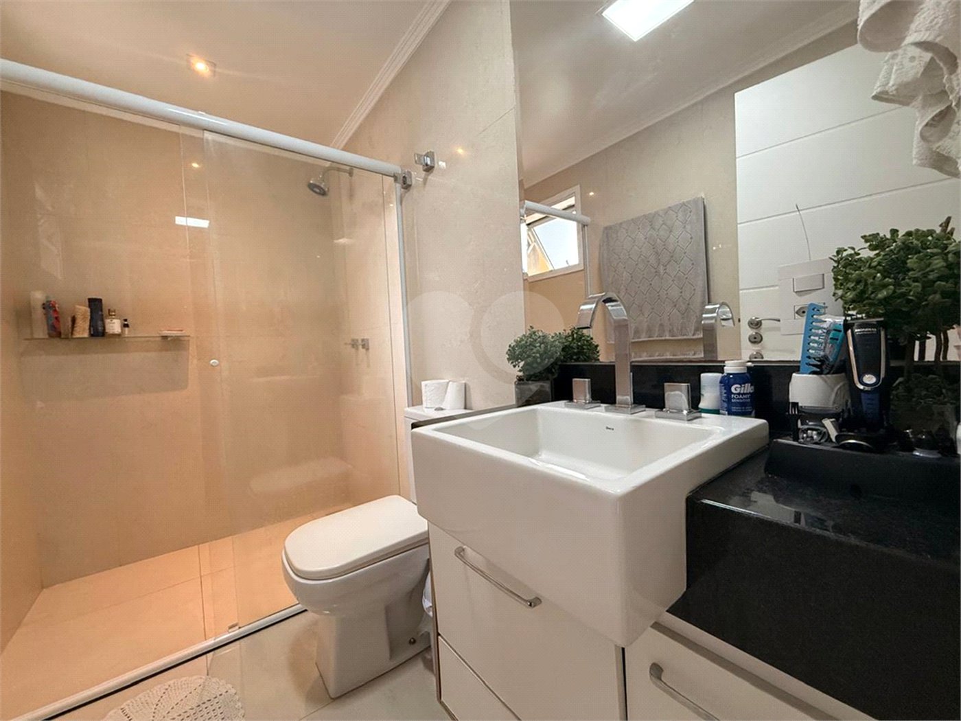 Casa à venda com 4 quartos, sendo 2 suítes, no condomínio Florada da Serra, São Paulo - SP