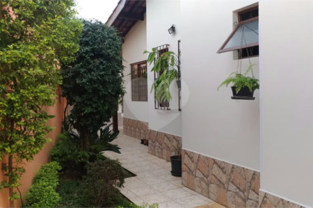 Casa à venda ou para alugar com 2 quartos, sendo 1 suíte, em Jardim do Lago, Atibaia, SP