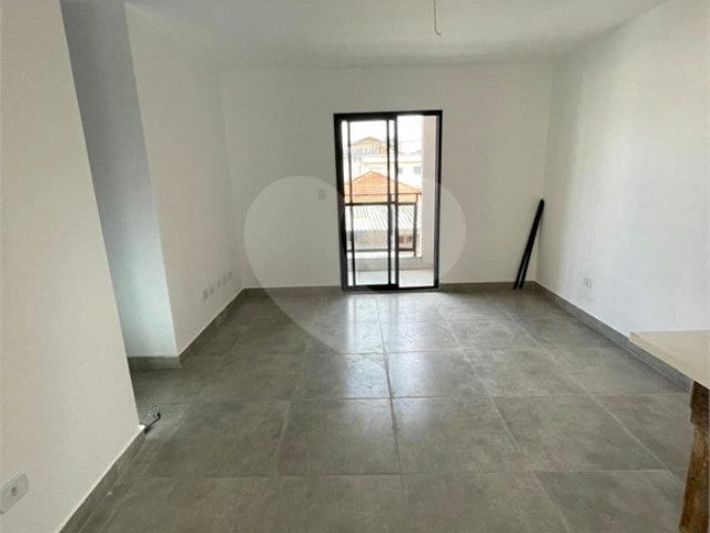 Casa à venda com 3 quartos, sendo 1 suíte, no condomínio Residencial Calegari, São Paulo - SP